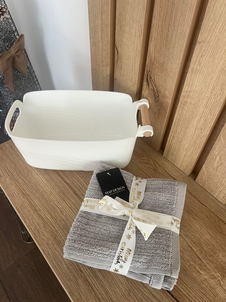 PACK ORGANIZADOR CON 3 TOALLAS NAVIDAD4