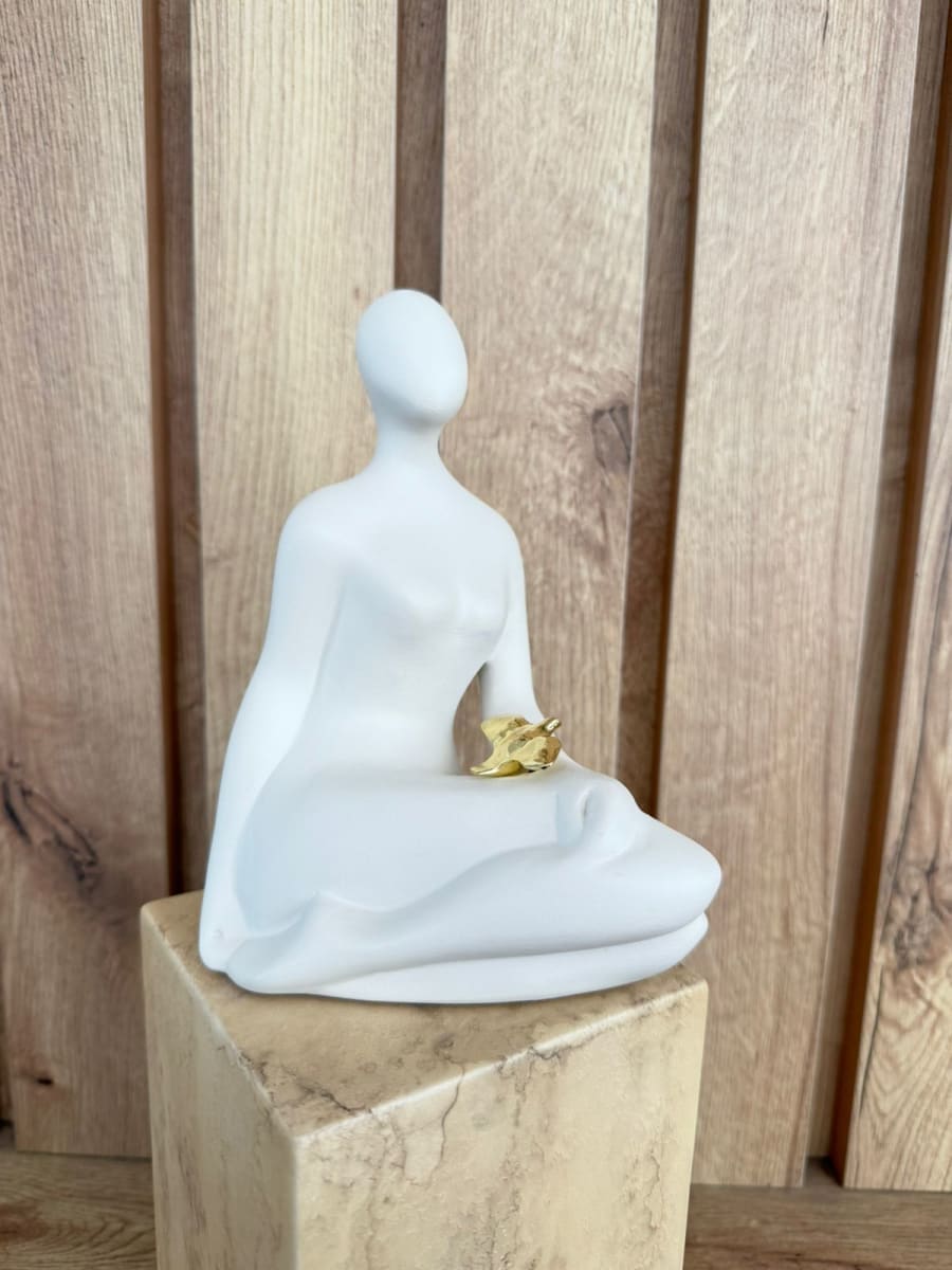 ADORNO ESCULTURA DAMA2