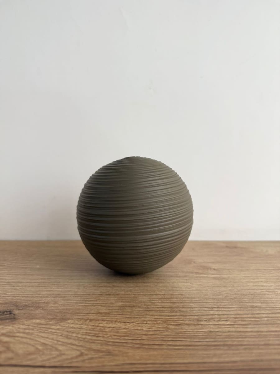 ESFERA DECORATIVA RAYADA GRIS2