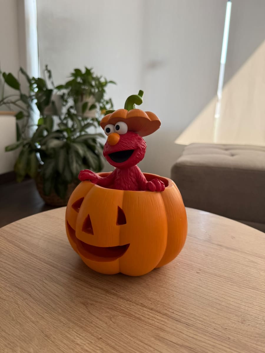 ADORNO ELMO EN CALAZABA - COLECCIÓN SESAMO2