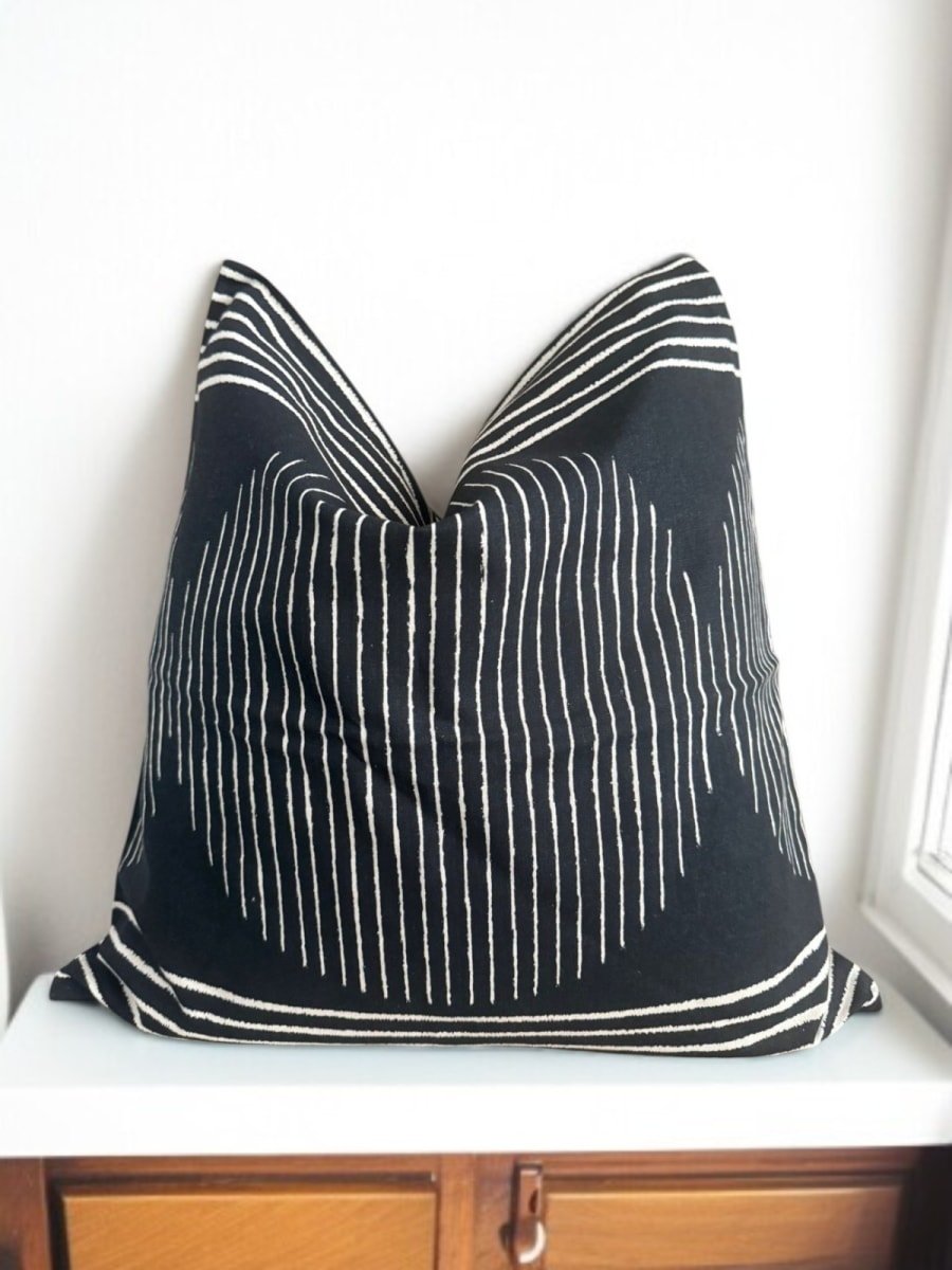 FUNDA DE COJÍN BLACK BOHO2