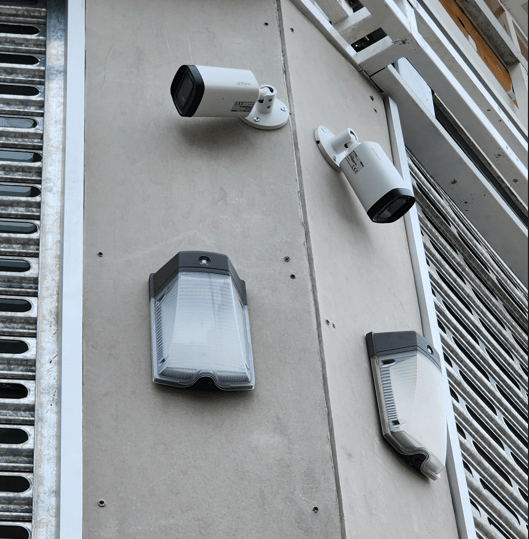 APLIQUE LED 20W CON FOTOCELDA BN2