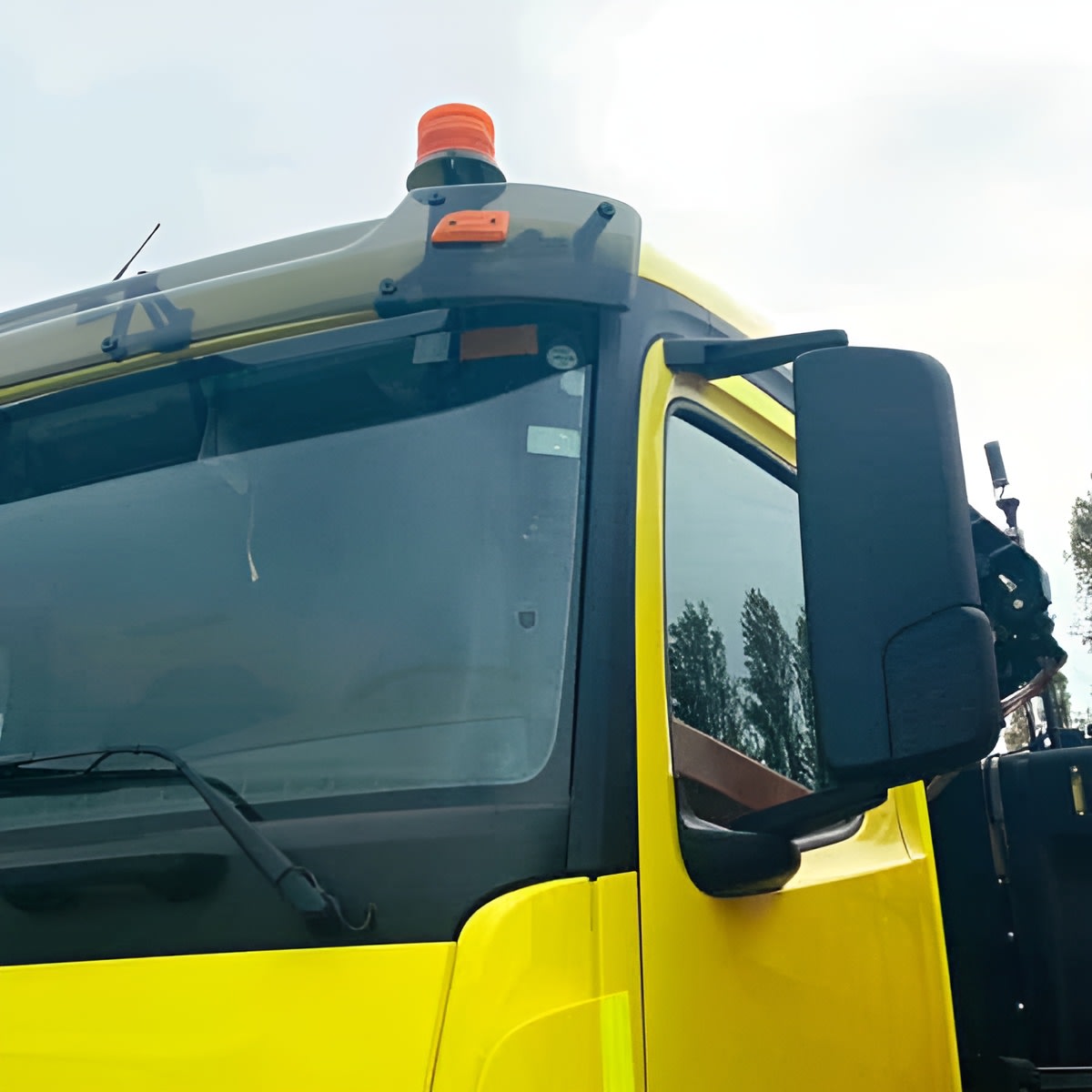 BALIZA LED 12V AMBAR MAGNÉTICA2