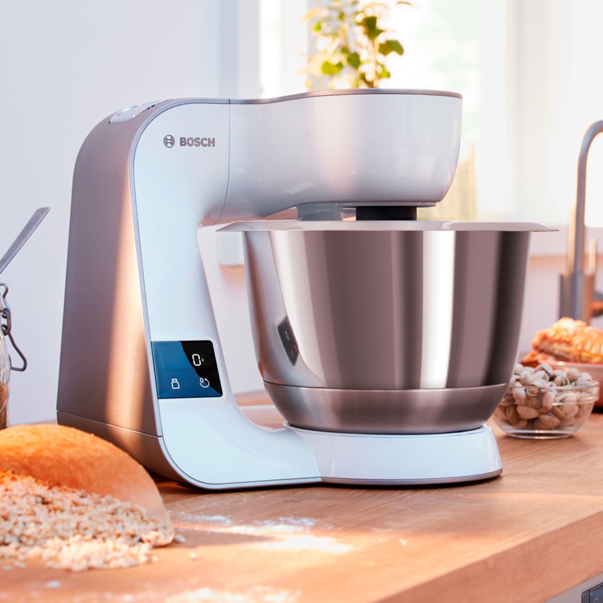 Serie 4 Robot de cocina con báscula MUM 5 1000 W Blanco2