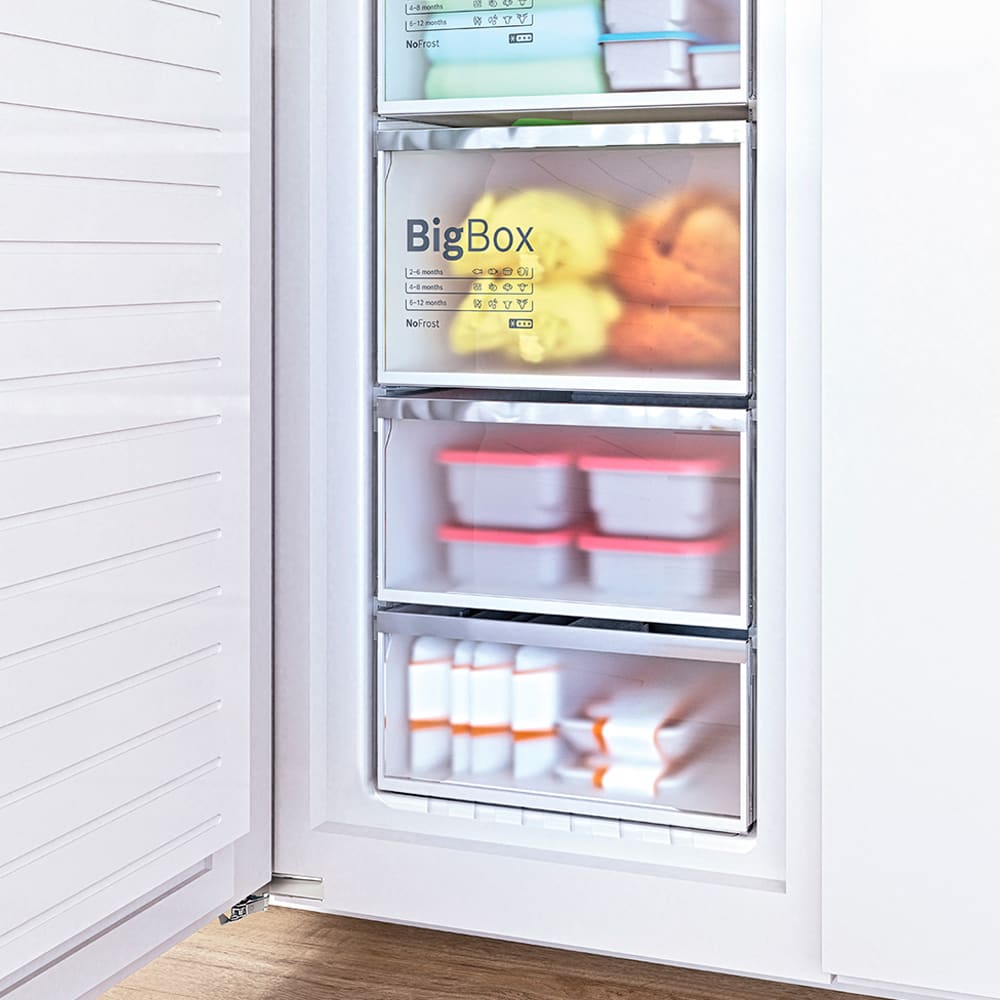 Serie 6 CONGELADOR INTEGRABLE 177x56CM NOFROST 177.2 x 55.8 cm Puerta fija5