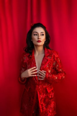 SACO DE ENCAJE ROJO1