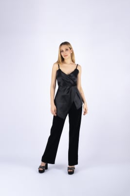 BLUSA DE PLIEGUES Y PEPLUM1