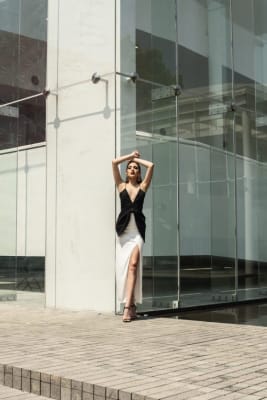 FALDA SATÍN CON ABERTURA IVORI1