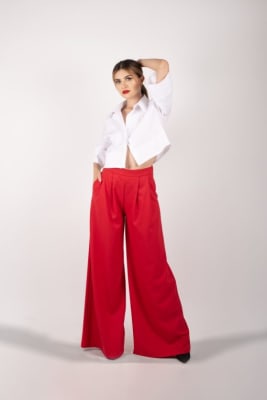 PANTALÓN CON PLIEGUES PATA DE ELEFANTE ROJO1