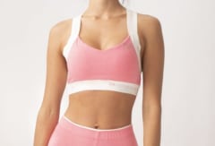 TOP DEPORTIVO ESCOTE EN V CON TIRANTES ELÁSTICOS ESTAMPADOS ROSA