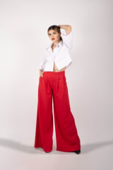 PANTALÓN CON PLIEGUES PATA DE ELEFANTE ROJO