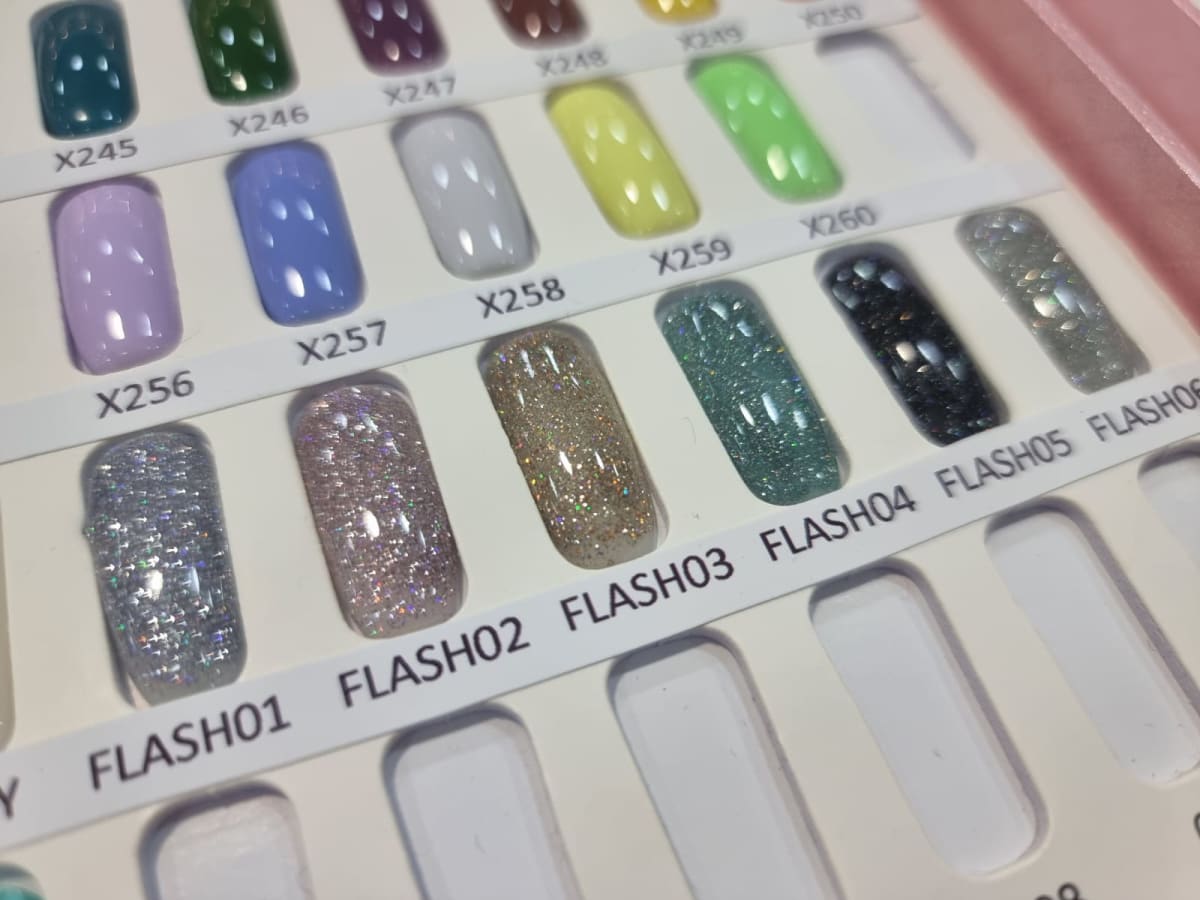 NAIL PRO Esmalte Permanente FLASH 001 REFLECTANTE Lila2