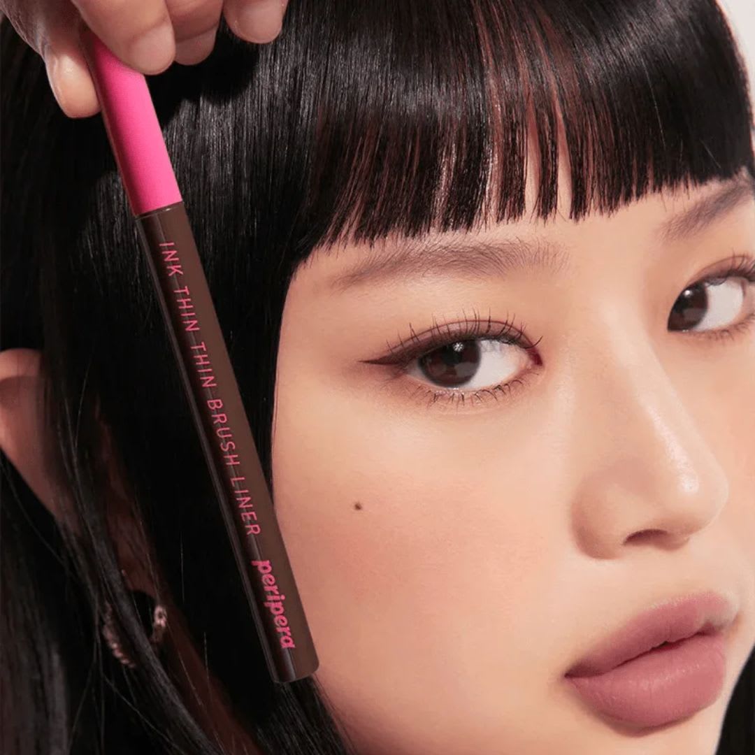Peripera Delineador “Ink Thin Thin Brush Liner” 002 BROWN FILM3