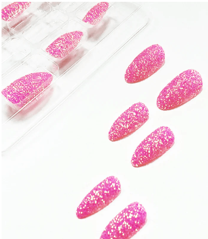 UÑAS EN PUNTA1