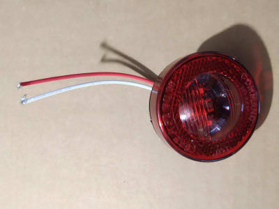 LUZ LED EXTERIOR POSICION7TROCHA ROJO DIAMETRO 2.5'/6.3CMS