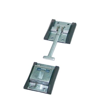 SUJETADOR / RETENEDOR METALICO PUERTA ACCESO MCAR