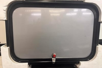 PUERTA GRIS DE MALETERO-BODEGA PARA CASA RODANTE 52,5 X 35CM1