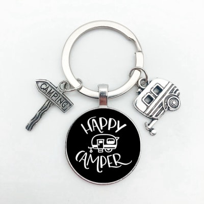 LLAVERO HAPPY CAMPER CR NEGRO AXS
