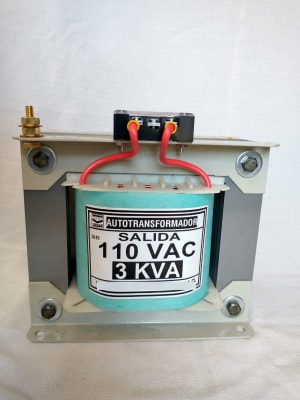 AUTOTRANSFORMADOR 3.000W 220V a 110V C/REGLETA