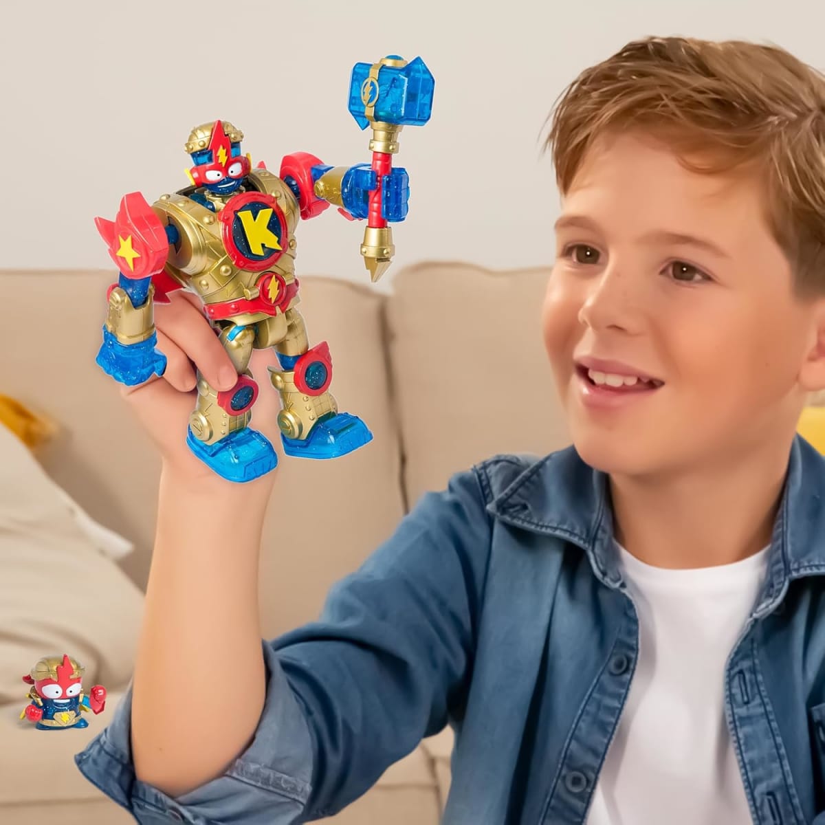 Superzings Superbot Golden Armor Kazoom Kid2