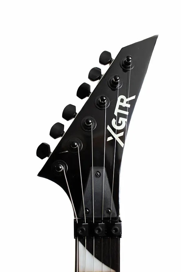 GUITARRA ELÉCTRICA FLYING V BLACK XGTR2