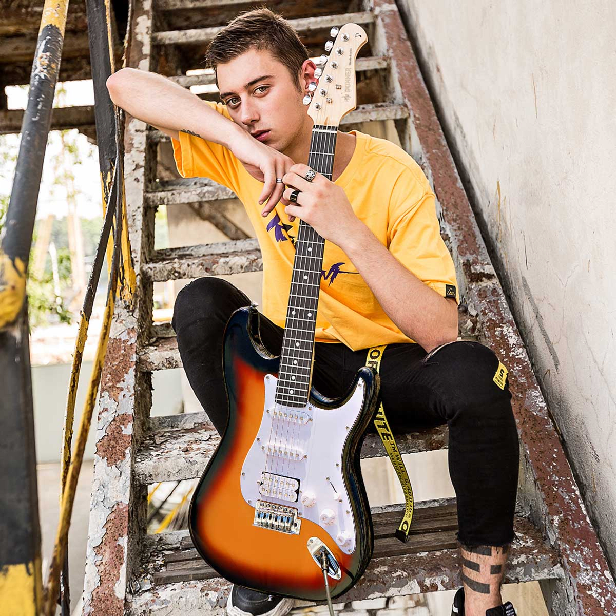 Guitarra Eléctrica Donner DST-100S2