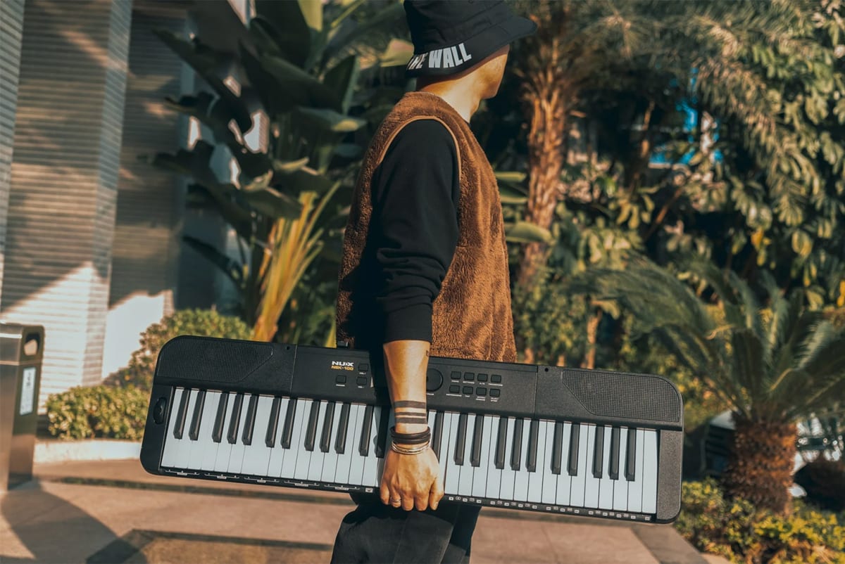 Teclado Personal Con Batería Recargable NEK-100 NUX2