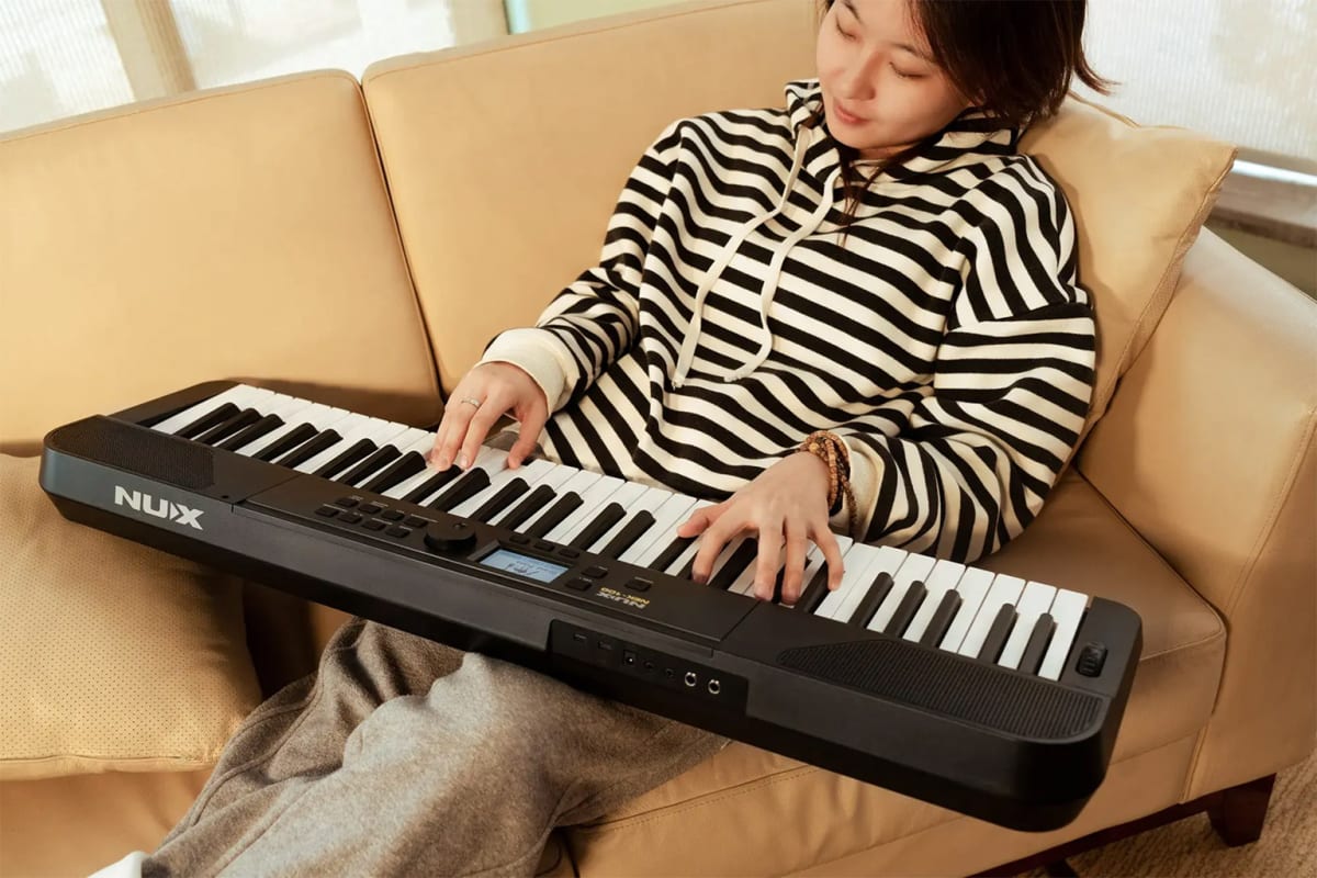 Teclado Personal Con Batería Recargable NEK-100 NUX4