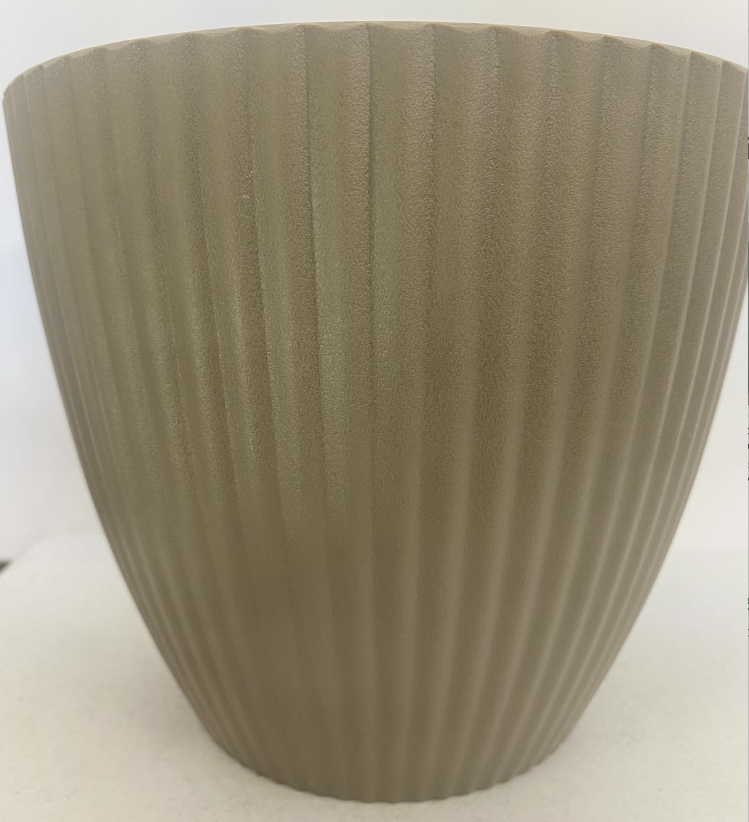 Maceteros Rayado Resina Grande Café1