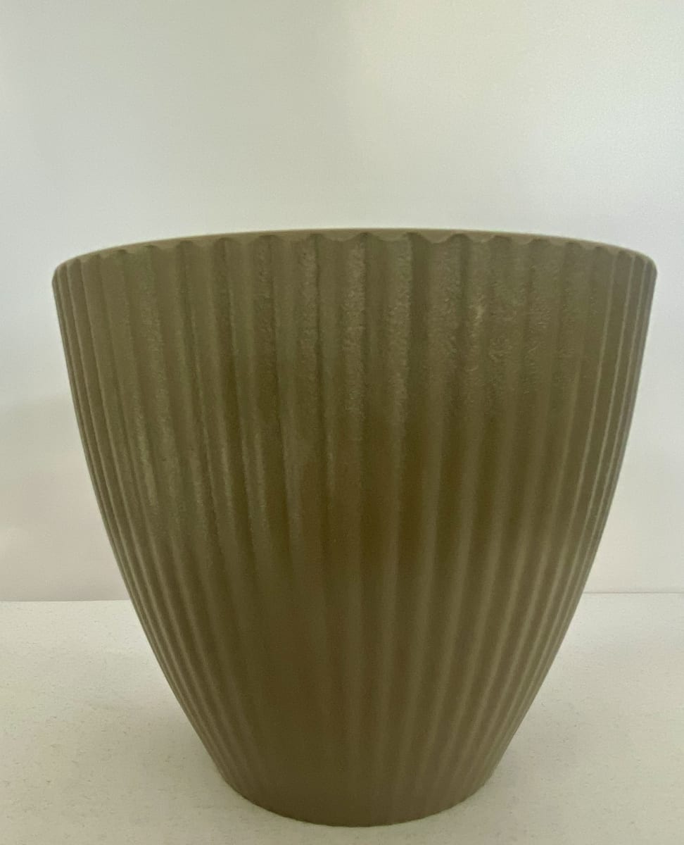 Maceteros Rayado Resina  Color: Café1