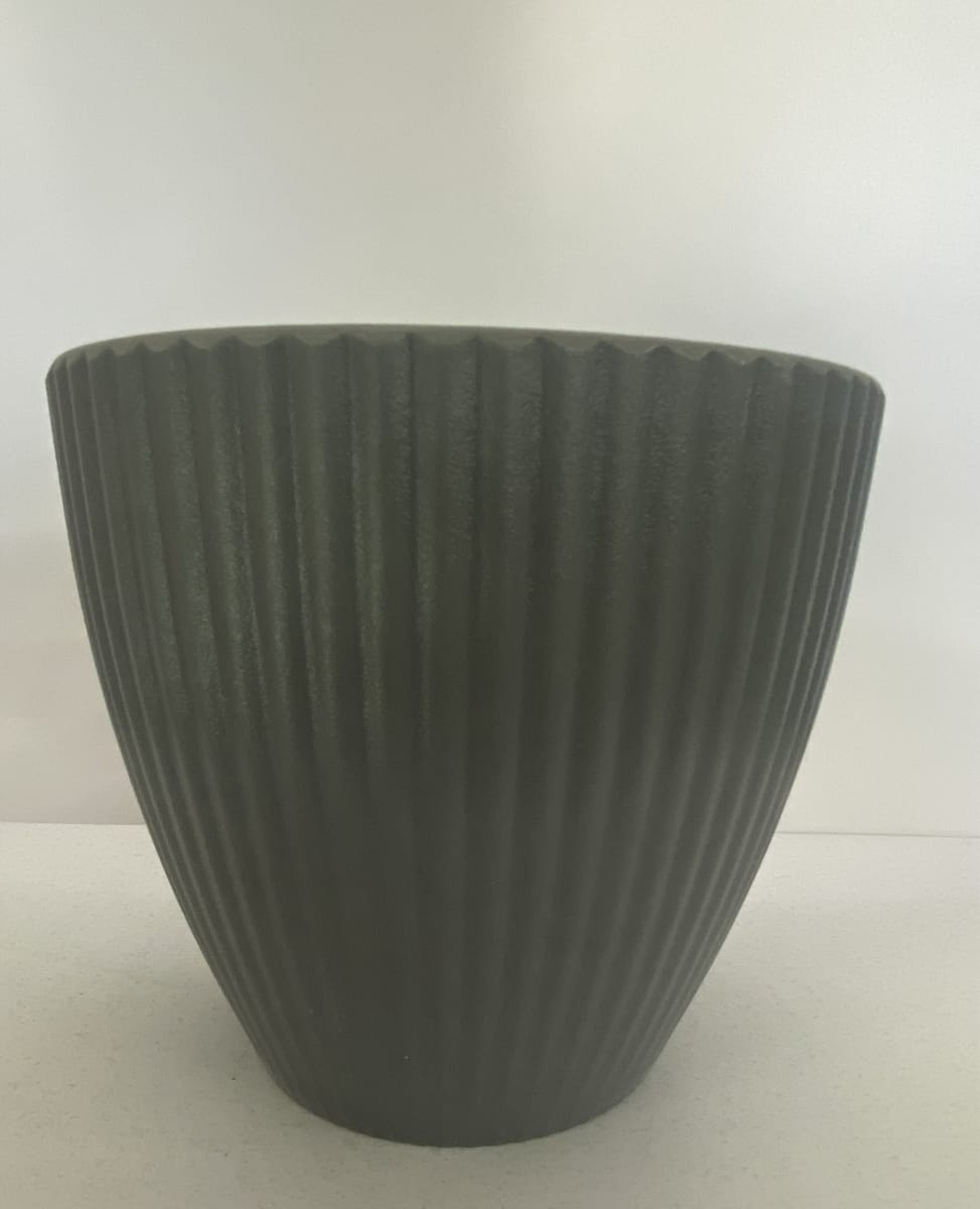 Maceteros Rayado   Color: (Gris) Resina1