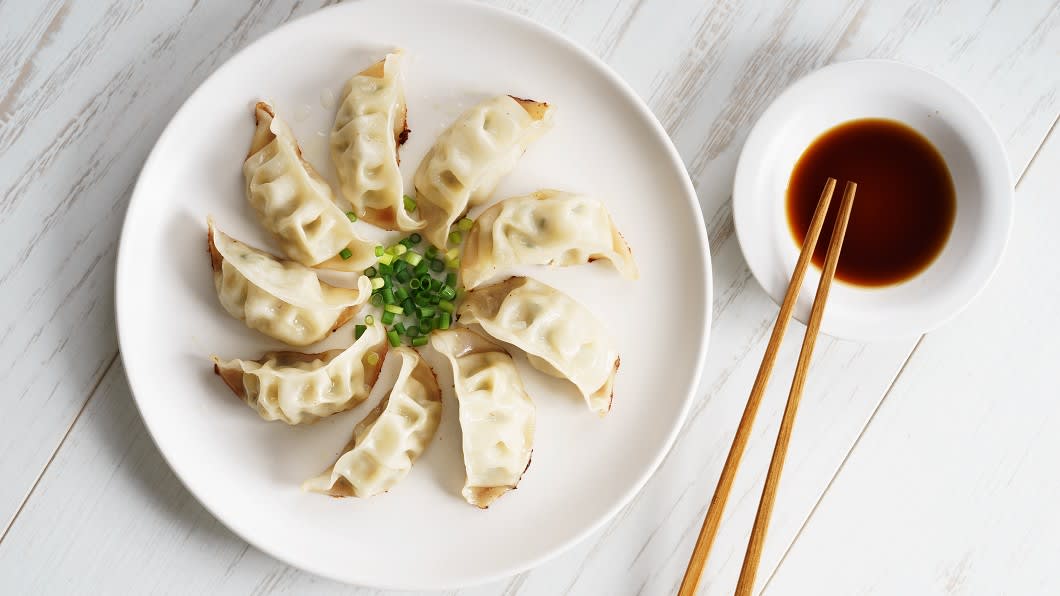 SALSA DE GYOSA CON AJO 190ML2