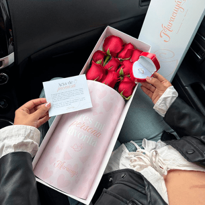 PACK CAJA LARGA DE ROSAS Y ANILLO PROMESA
