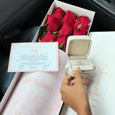 PACK CAJA LARGA DE ROSAS Y ANILLO PROMESA