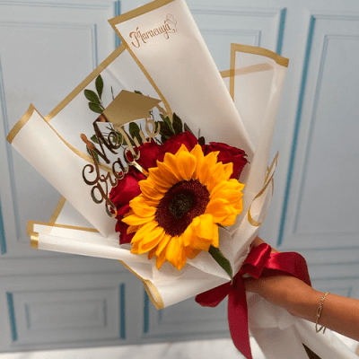 RAMO MIX ROSAS Y GIRASOL GRADUACION