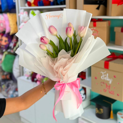 RAMO DE TULIPANES x5