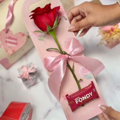 ROSA FELIZ DÍA