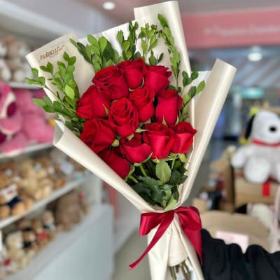 RAMO QUEEN 12 ROSAS