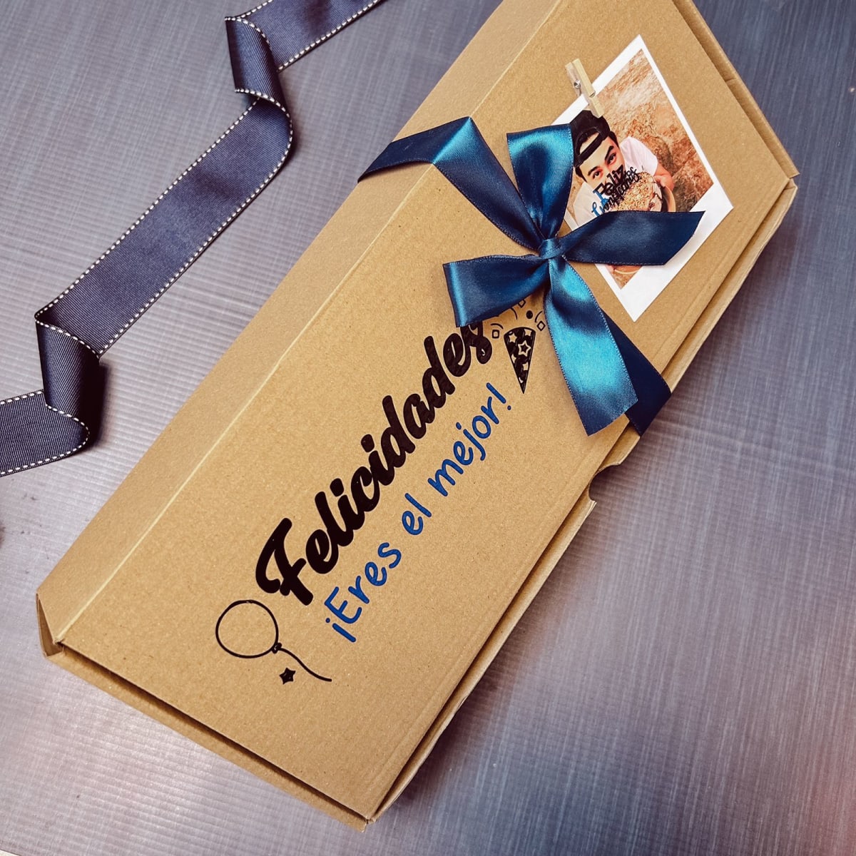 RAMO CHELERO X4 EN CAJA KRAFT PERSONALIZADA2