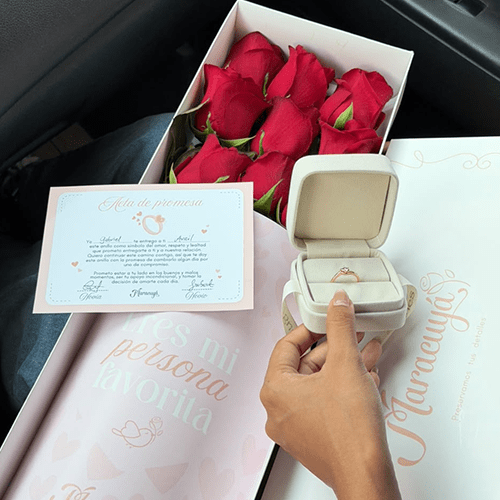 PACK CAJA LARGA DE ROSAS Y ANILLO PROMESA1