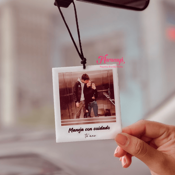 COLGANTE POLAROID PARA CARRO1
