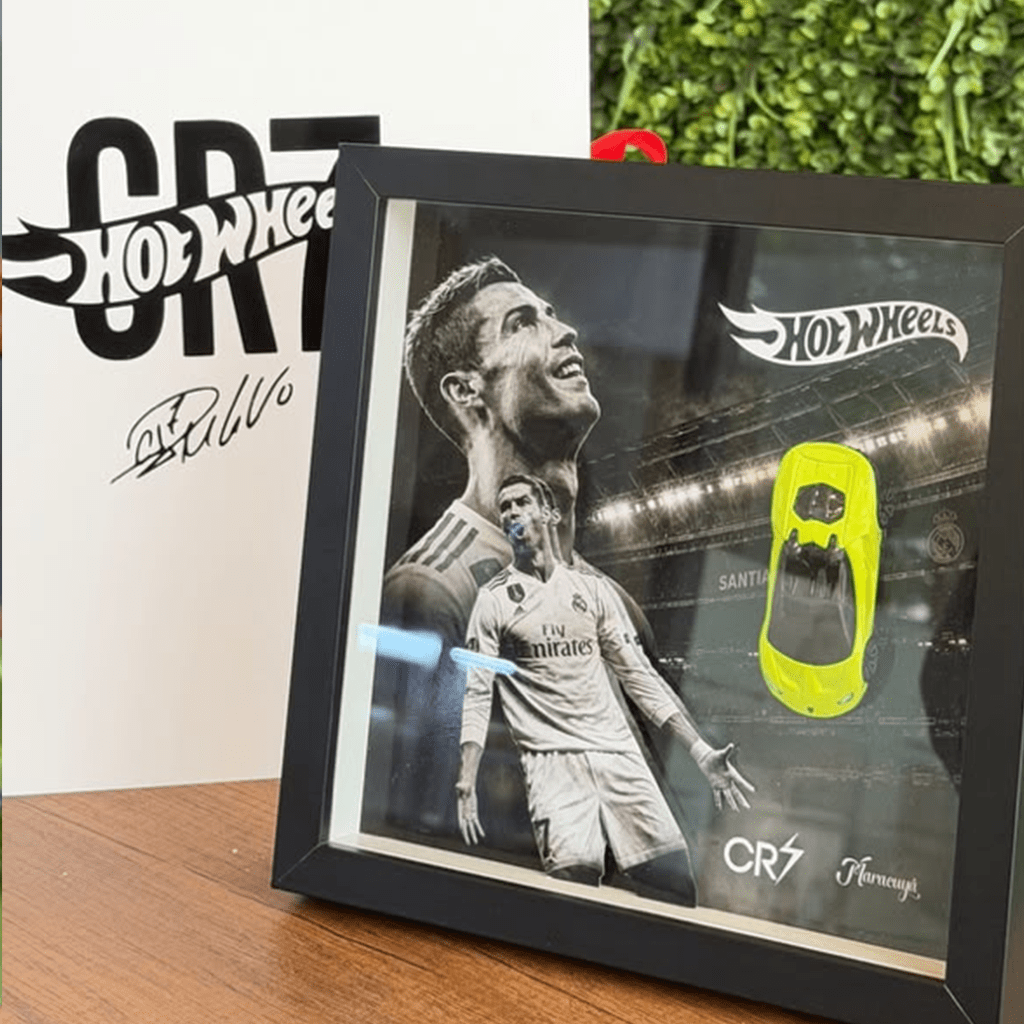 CUADRO CR7 & HOT WHEELS1