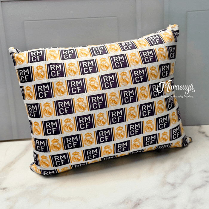 ALMOHADA REAL MADRID2