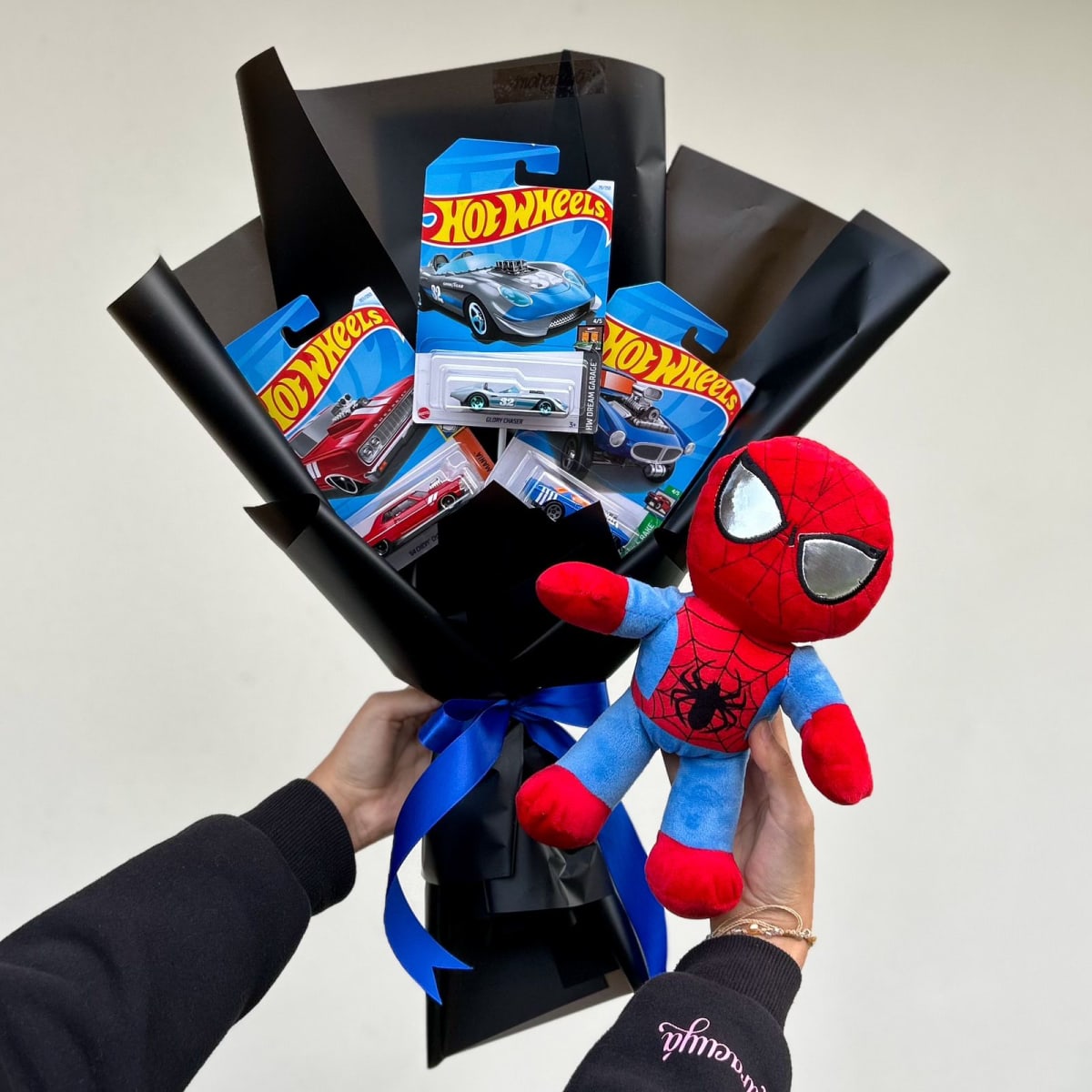 PACK SPIDERMAN & HOT WHEELS1