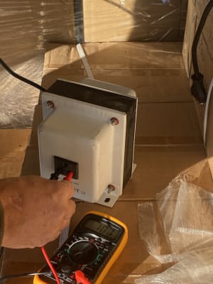 LIQUIDACION AUTOTRANSFORMADOR 1000 WATTS SIN CAJA DE EMBALAJE