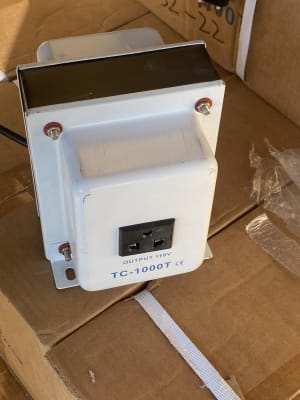 LIQUIDACION AUTOTRANSFORMADOR 1000 WATTS SIN CAJA DE EMBALAJE