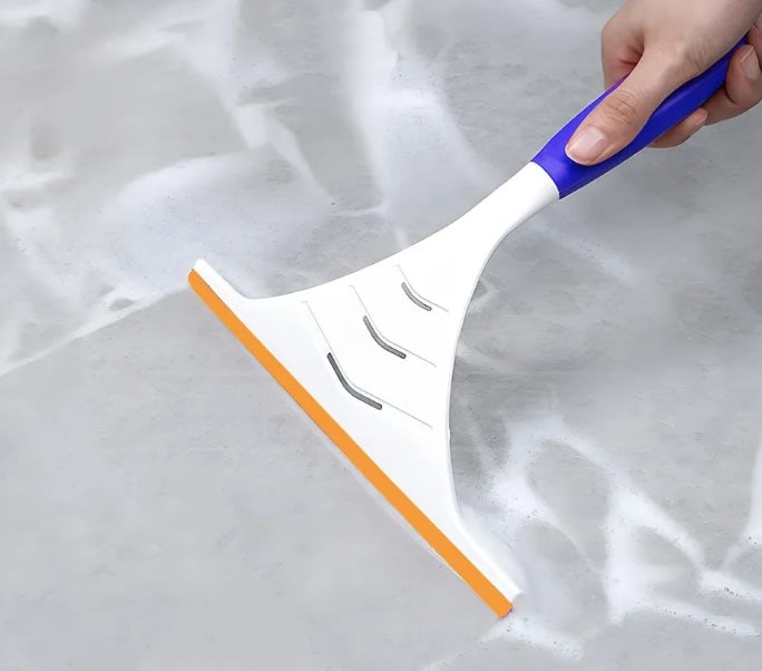 AILEDA LIMPIAVIDRIOS PLASTICO 23x26 CM1