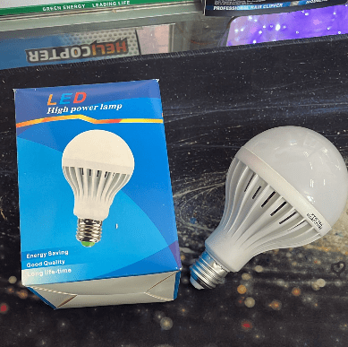 AMPOLLETA LED PLASTICO XTW-18W DE LUZ FRIA3
