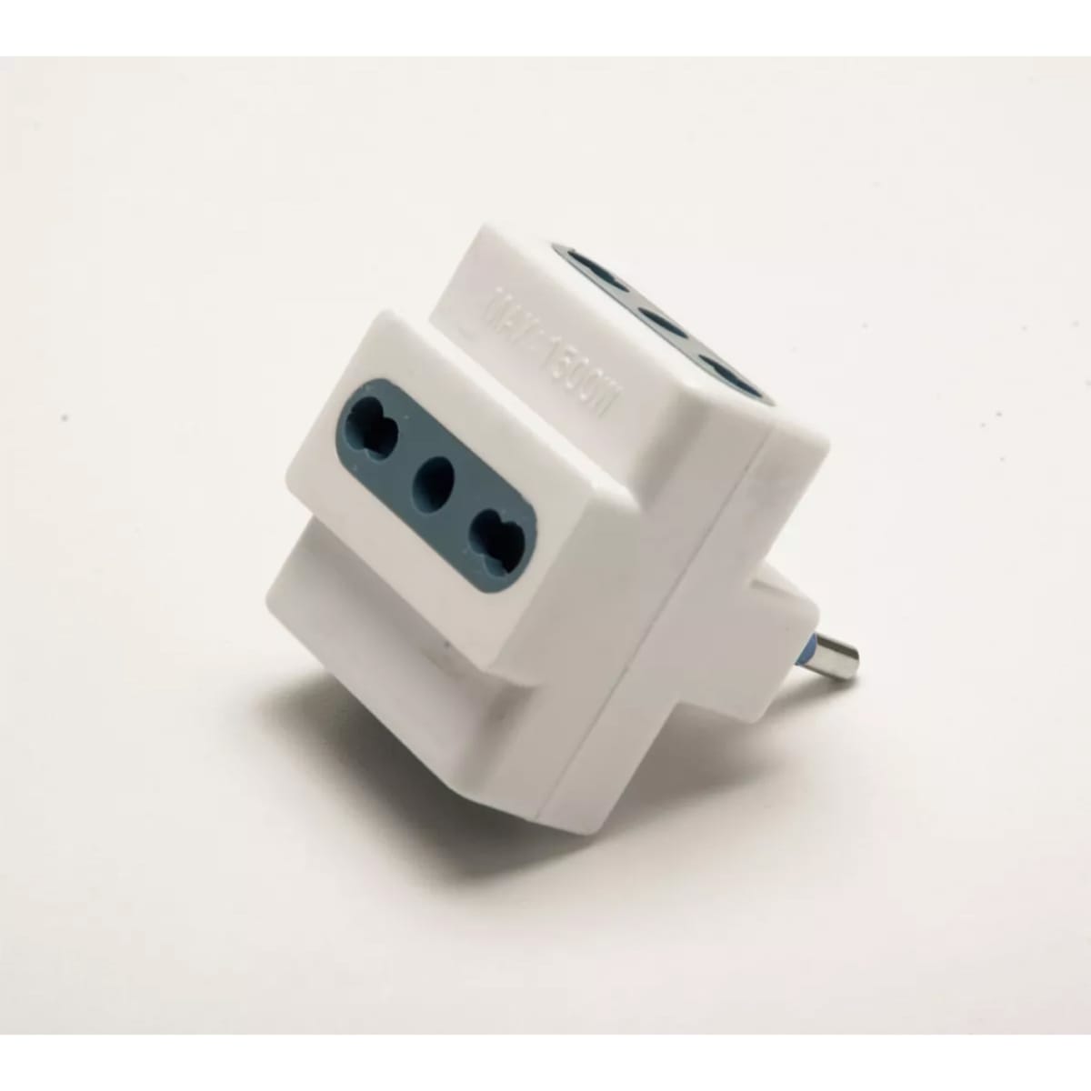 AdaptadorEnchufe Triple 3 Patas Blanco2