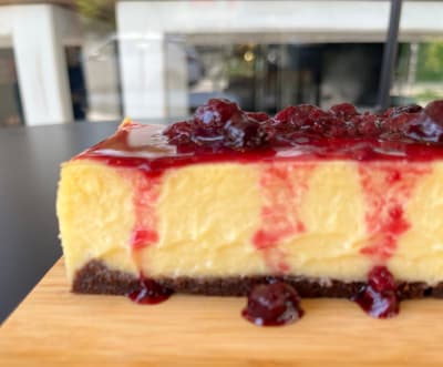 Barra Cheesecake Chocolate Blanco, base brownie sin gluten